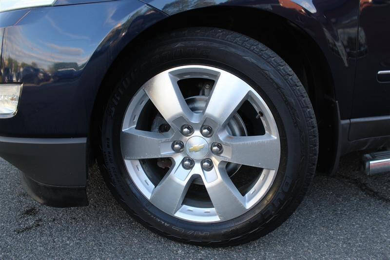 Used 2011 Chevrolet Traverse LTZ w/ LPO, 'HIT The Road' Package AWD/4WD image 9