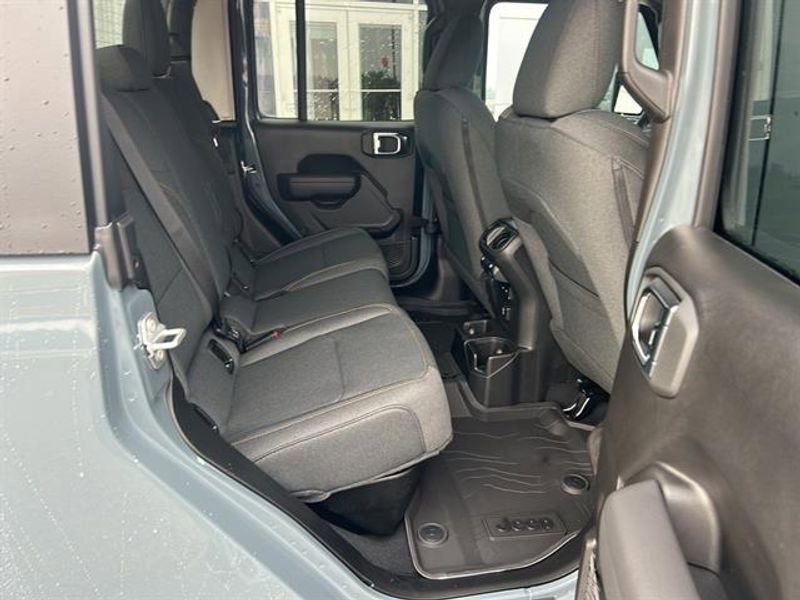 New 2025 Jeep Gladiator Willys AWD/4WD image 23