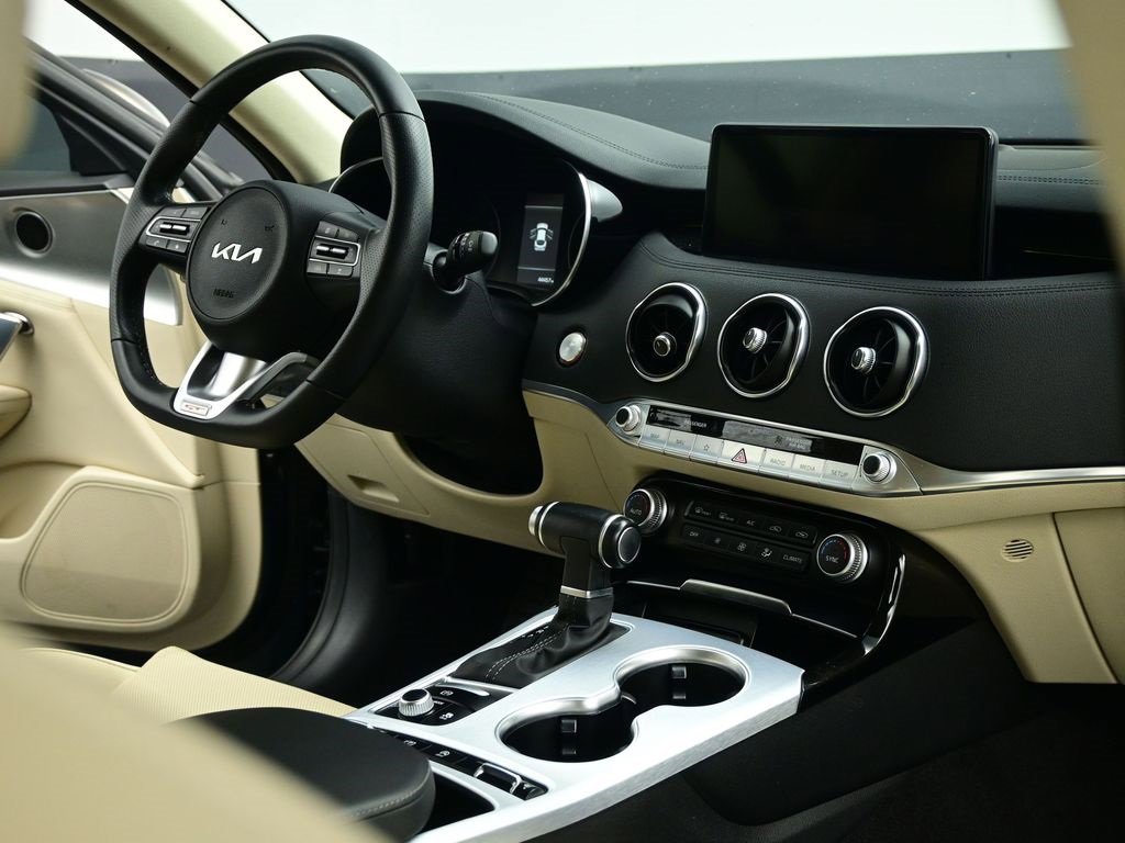 Certified 2022 Kia Stinger GT1 image 31