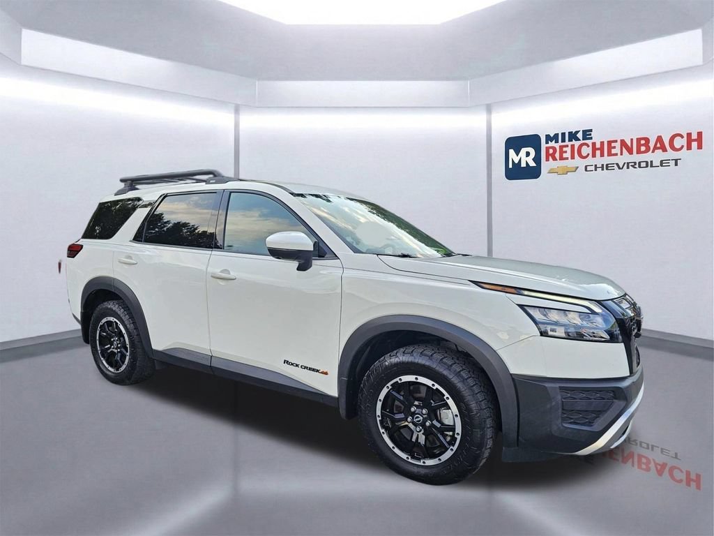 Used 2024 Nissan Pathfinder Rock Creek AWD/4WD image 2