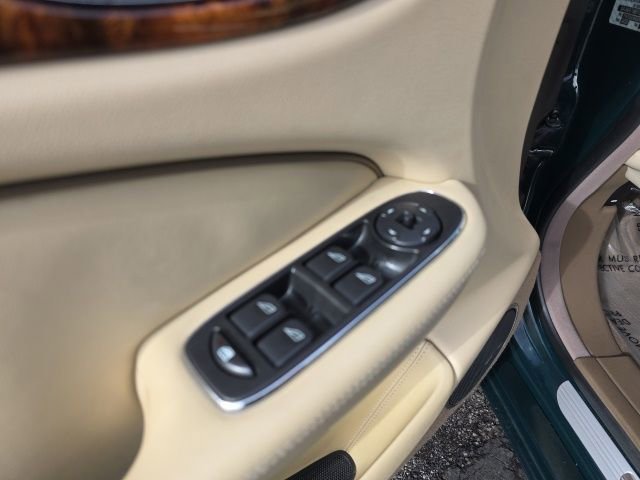 Used 2007 Jaguar XJ8 image 13