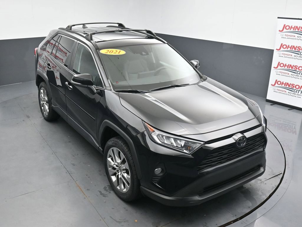 Used 2021 Toyota RAV4 XLE Premium AWD/4WD image 21
