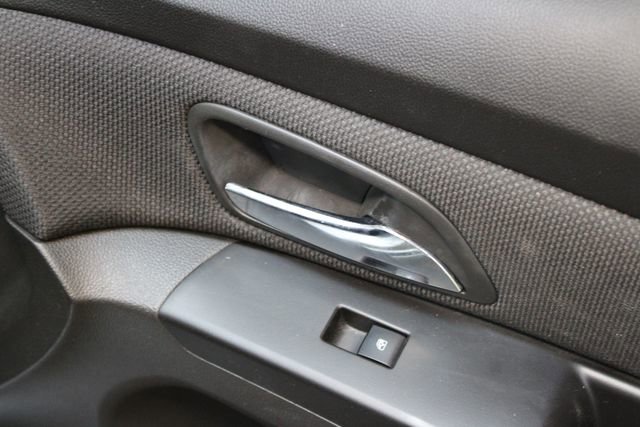 Used 2012 Chevrolet Cruze LT FWD image 9