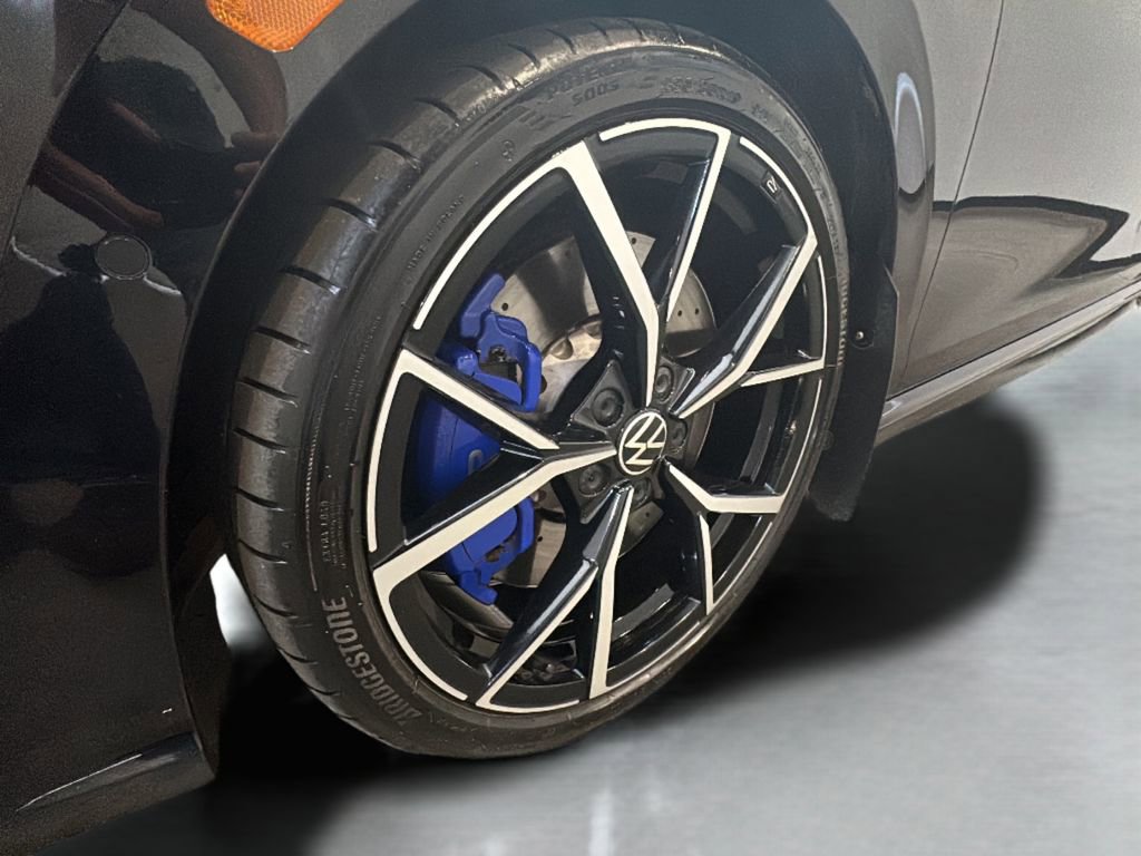 Used 2024 Volkswagen Golf R image 4