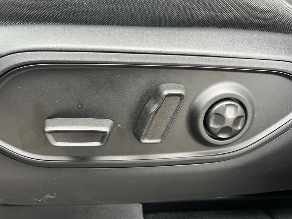 New 2025 Jeep Grand Cherokee Laredo X w/ Luxury Tech Group I image 29