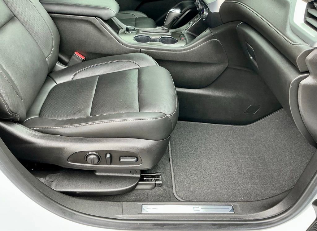 Used 2019 GMC Acadia SLT FWD image 24
