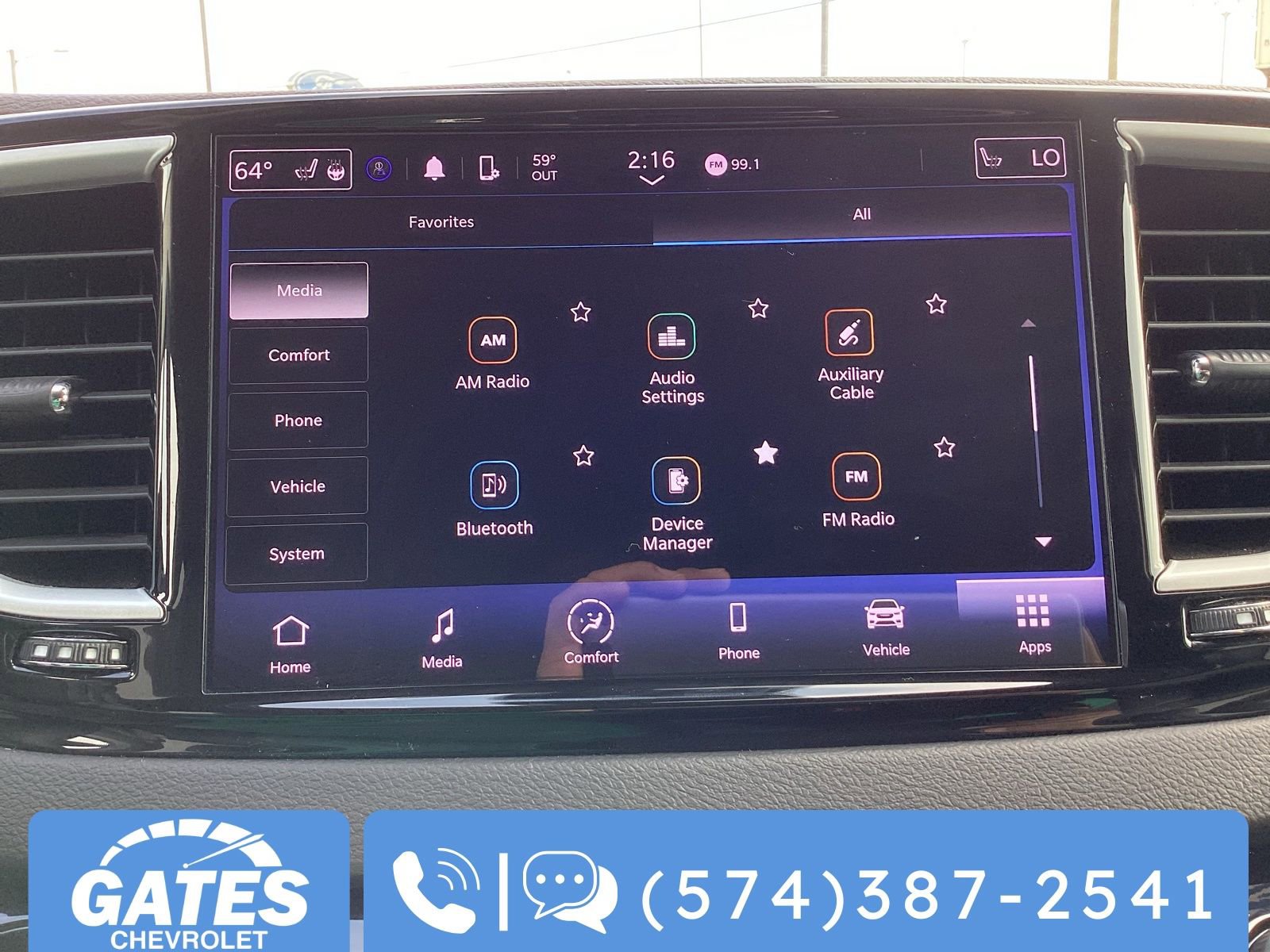 Used 2024 Chrysler Pacifica Touring-L image 3