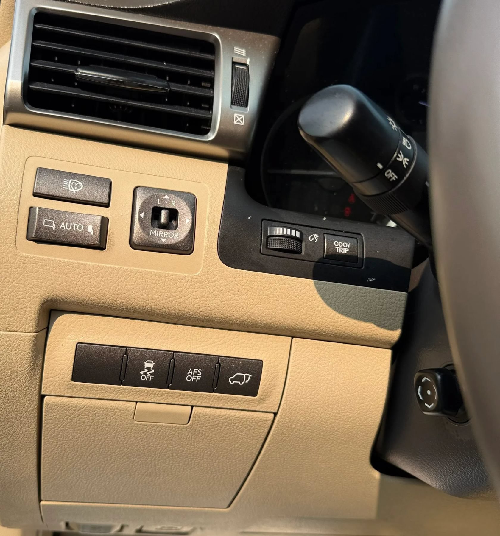 Used 2013 Lexus LX 570 4WD image 25