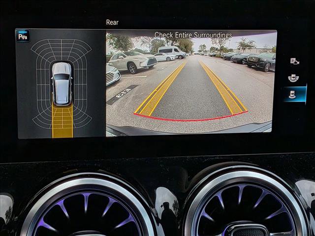 Used 2023 Mercedes-Benz EQB 300 4MATIC image 11