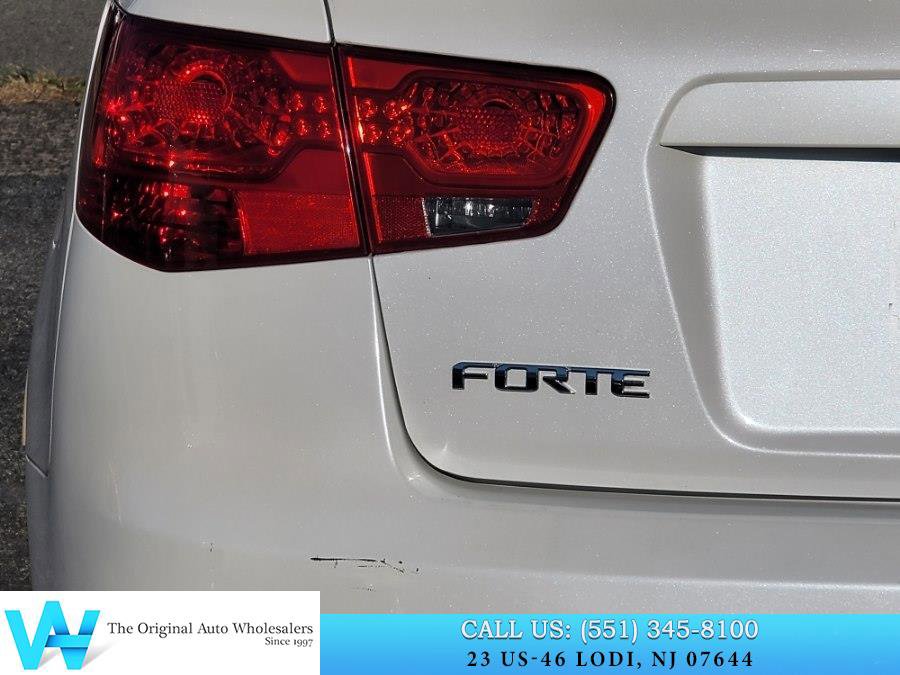 Used 2012 Kia Forte EX image 12
