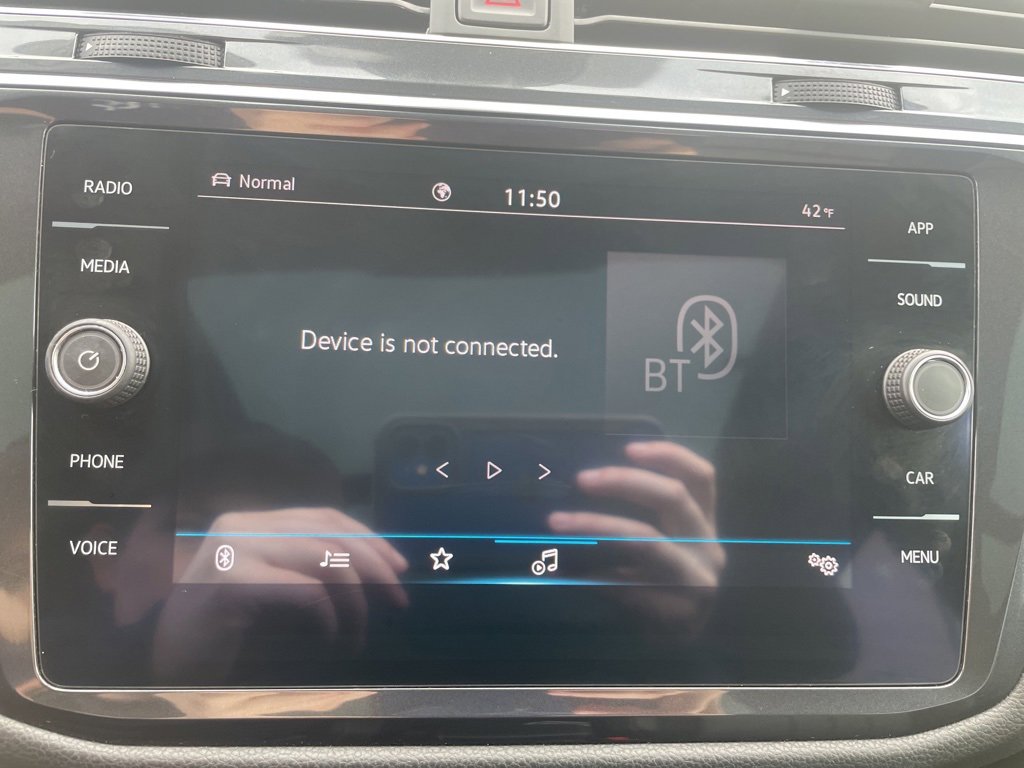 Used 2022 Volkswagen Tiguan SE R-Line image 19