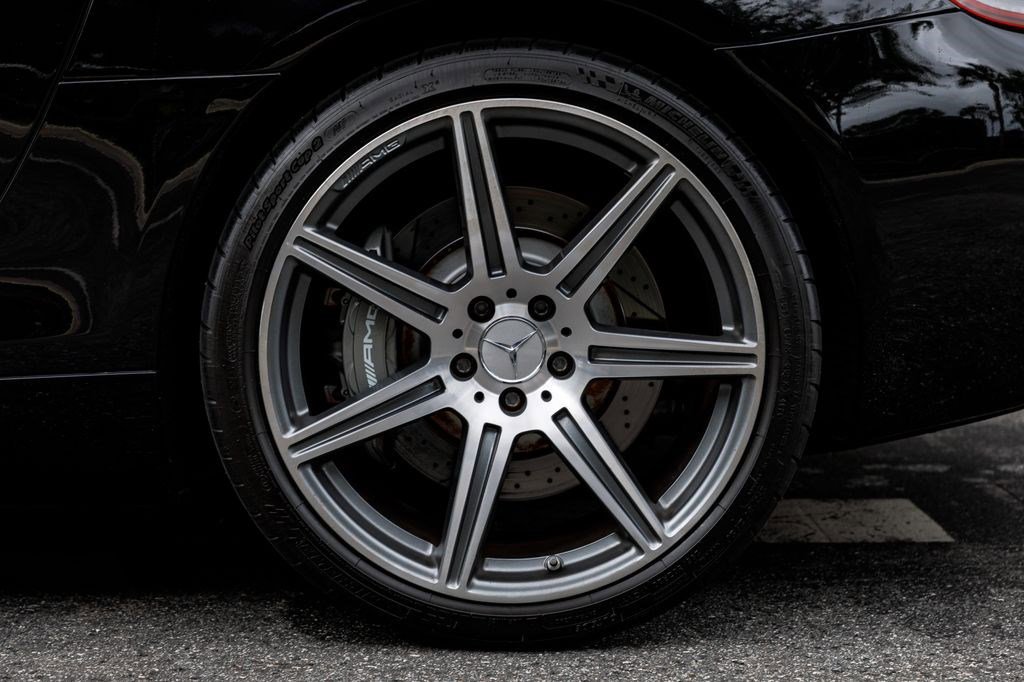 Used 2011 Mercedes-Benz SLS AMG Coupe image 23
