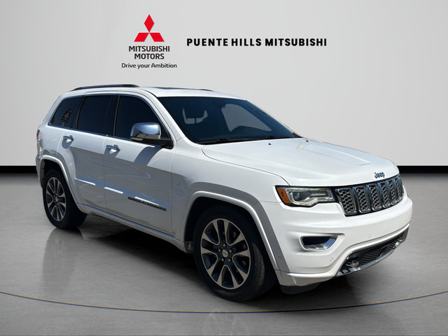 Used 2017 Jeep Grand Cherokee Overland w/ Jeep Active Safety Group AWD/4WD image 3
