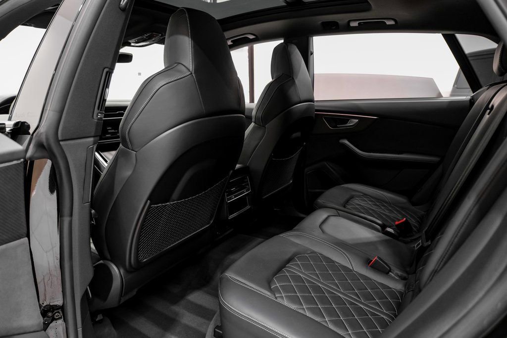 Used 2024 Audi SQ8 Premium Plus w/ Executive Package image 32