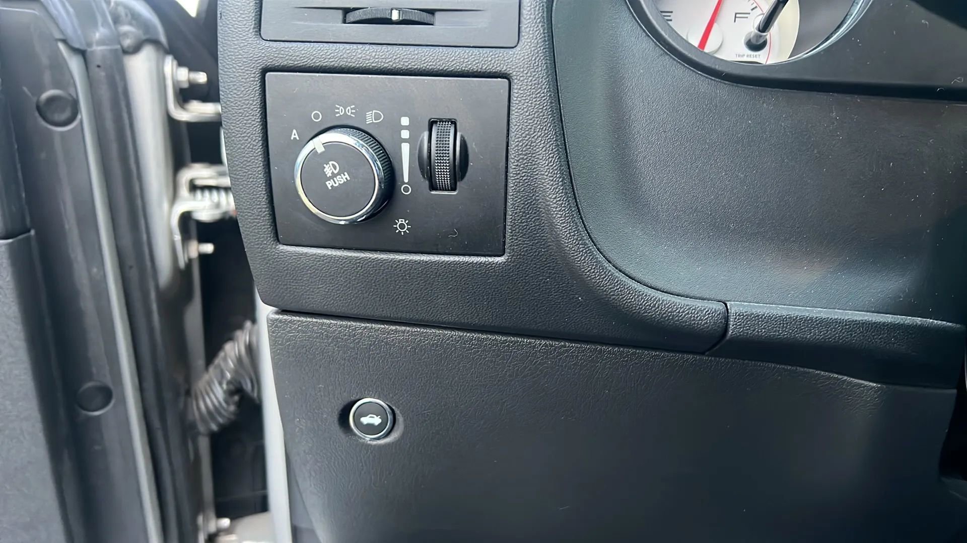 Used 2012 Dodge Challenger R/T image 23