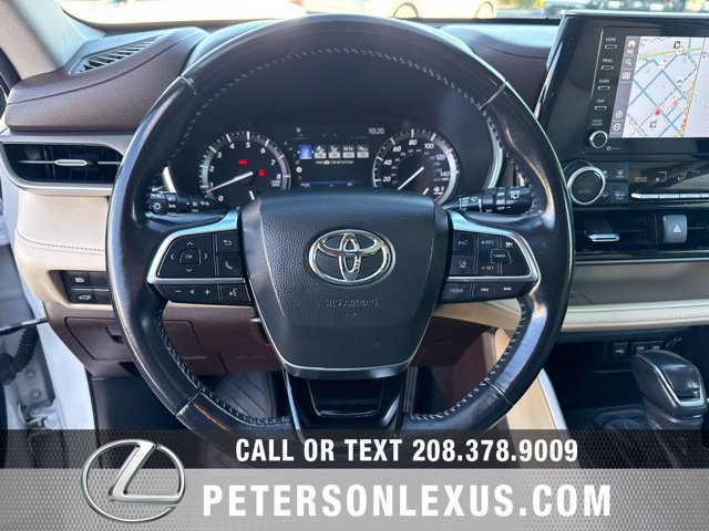 Used 2020 Toyota Highlander XLE AWD/4WD image 27