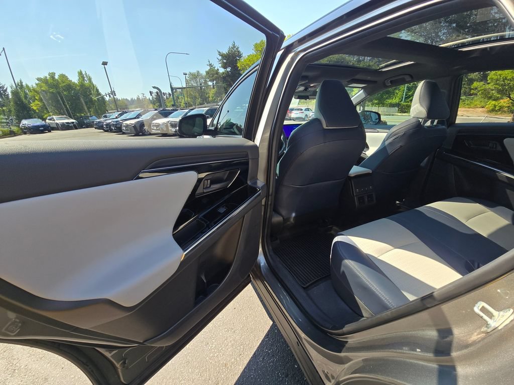 Used 2023 Subaru Solterra AWD image 15