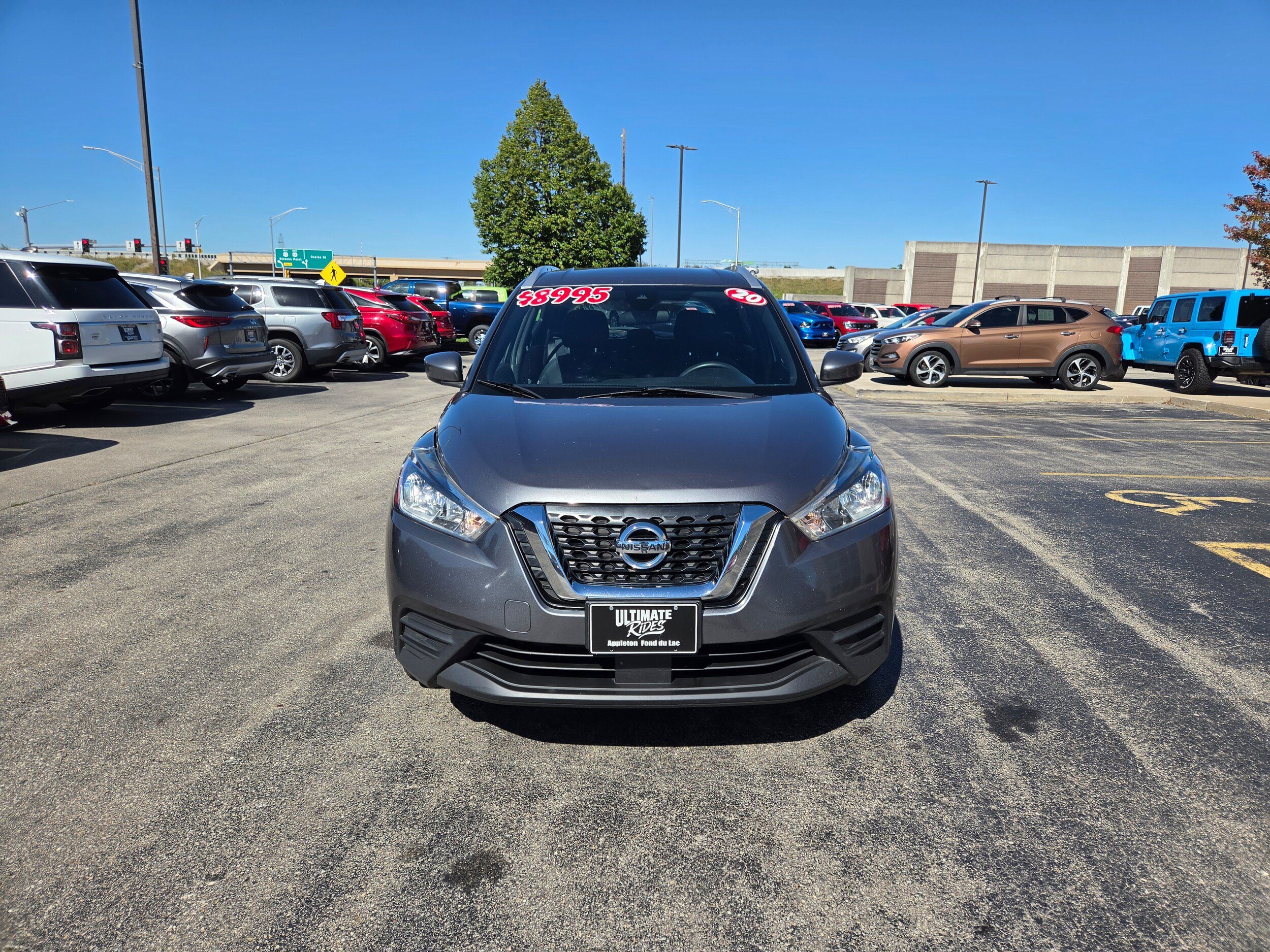 Used 2020 Nissan Kicks SV FWD image 2