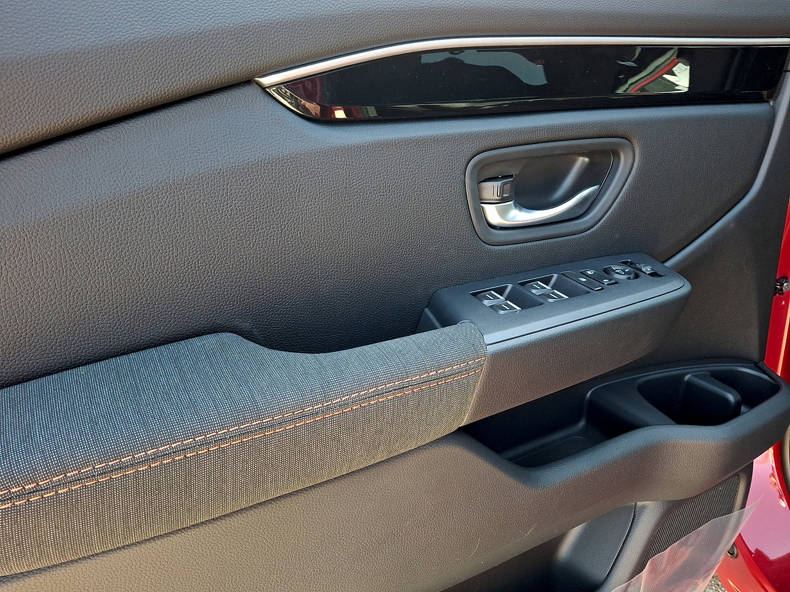 New 2026 Honda Pilot Sport image 8