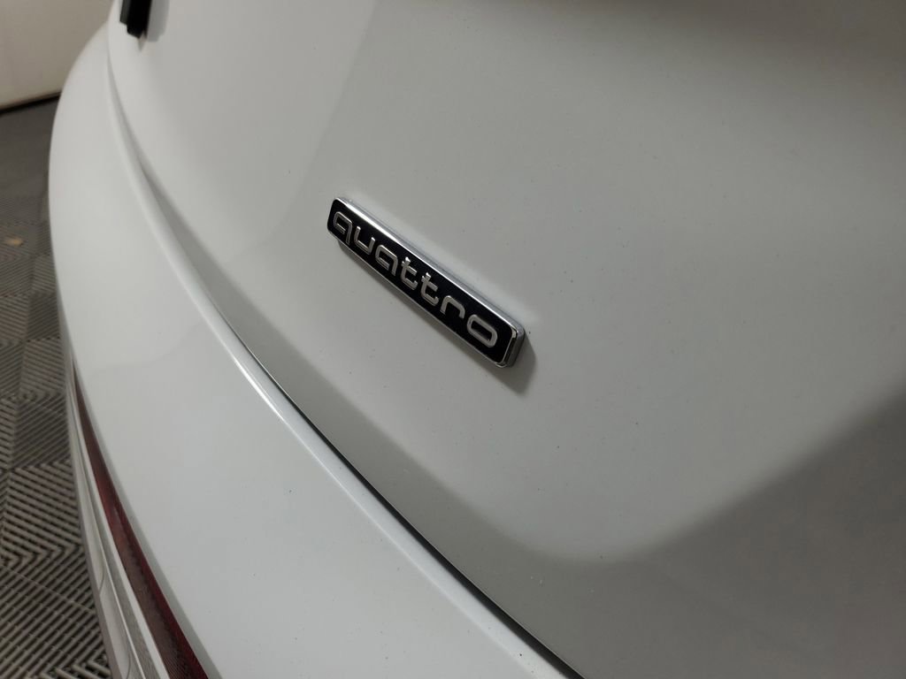 Used 2024 Audi Q5 2.0T Premium w/ Convenience Package image 7