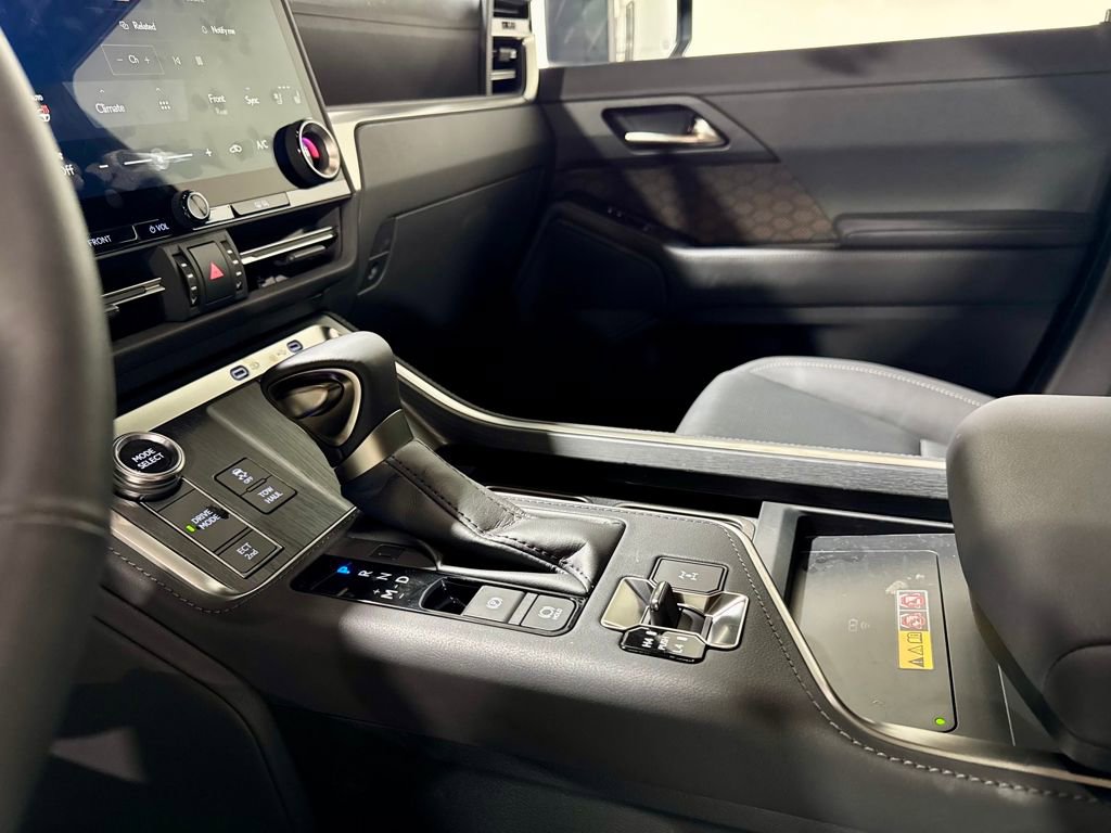 Used 2025 Lexus GX 550 image 21