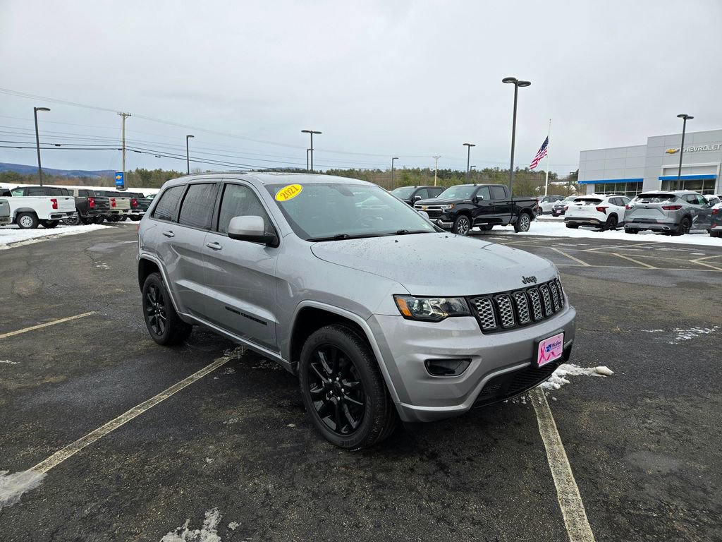 Used 2021 Jeep Grand Cherokee Laredo X image 3
