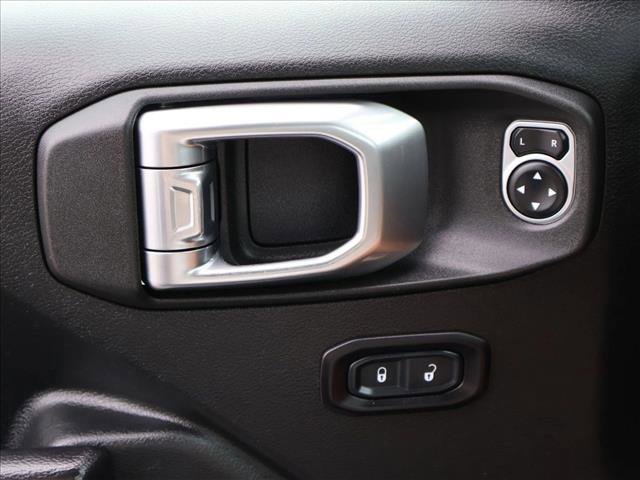 Used 2018 Jeep Wrangler Sport AWD/4WD image 12