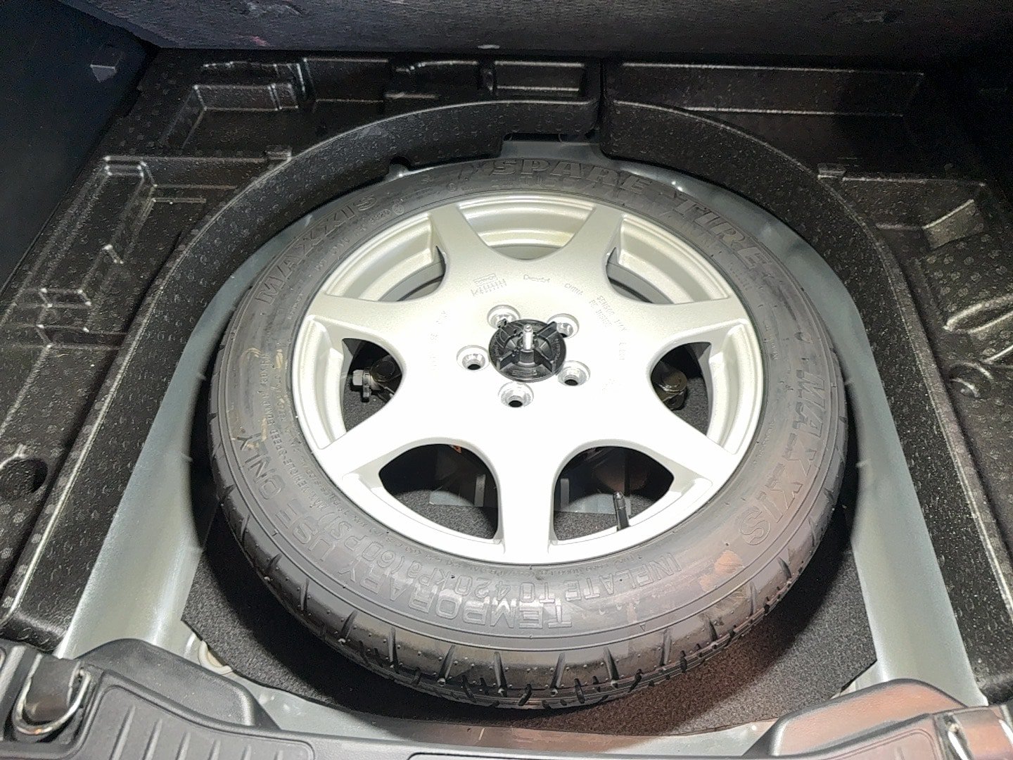 Used 2020 Ford Escape SE FWD image 68