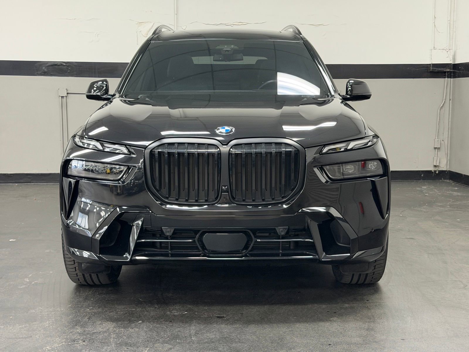 Used 2025 BMW X7 xDrive40i w/ Executive Package image 6