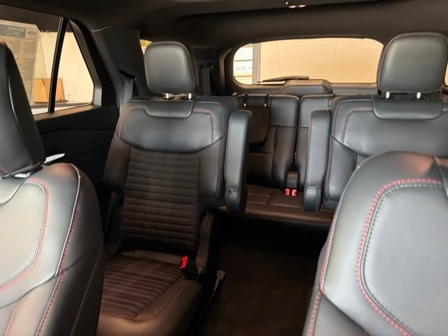 New 2026 Ford Explorer ST-Line w/ ST-Line Street Pack AWD/4WD image 15