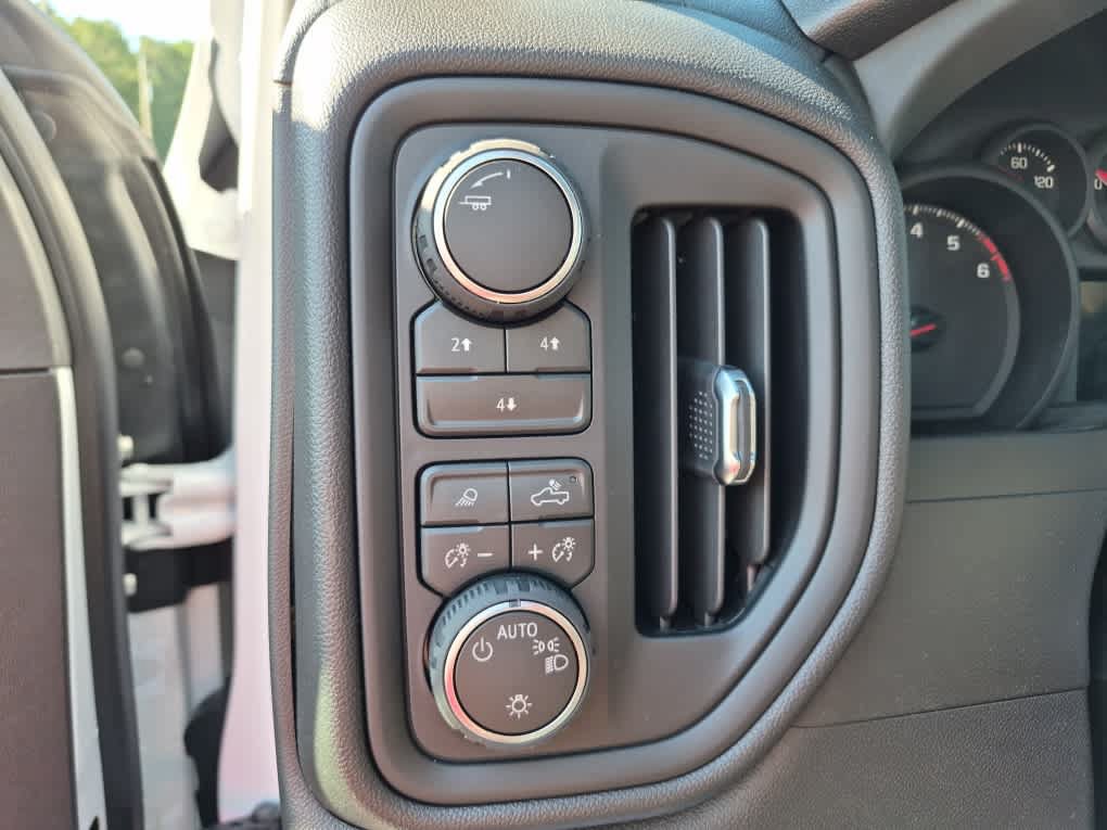 New 2026 Chevrolet Silverado 2500 Custom w/ Custom Value Package AWD/4WD image 17