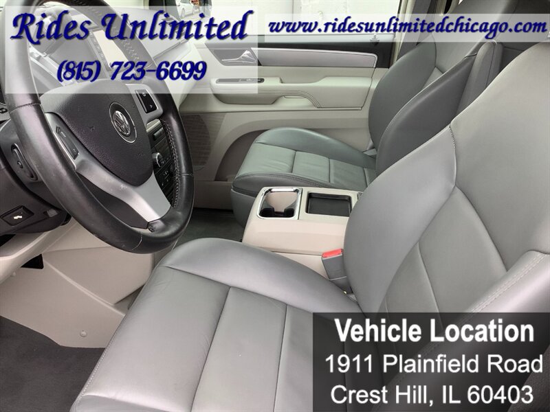 Used 2010 Volkswagen Routan SEL Premium FWD image 26
