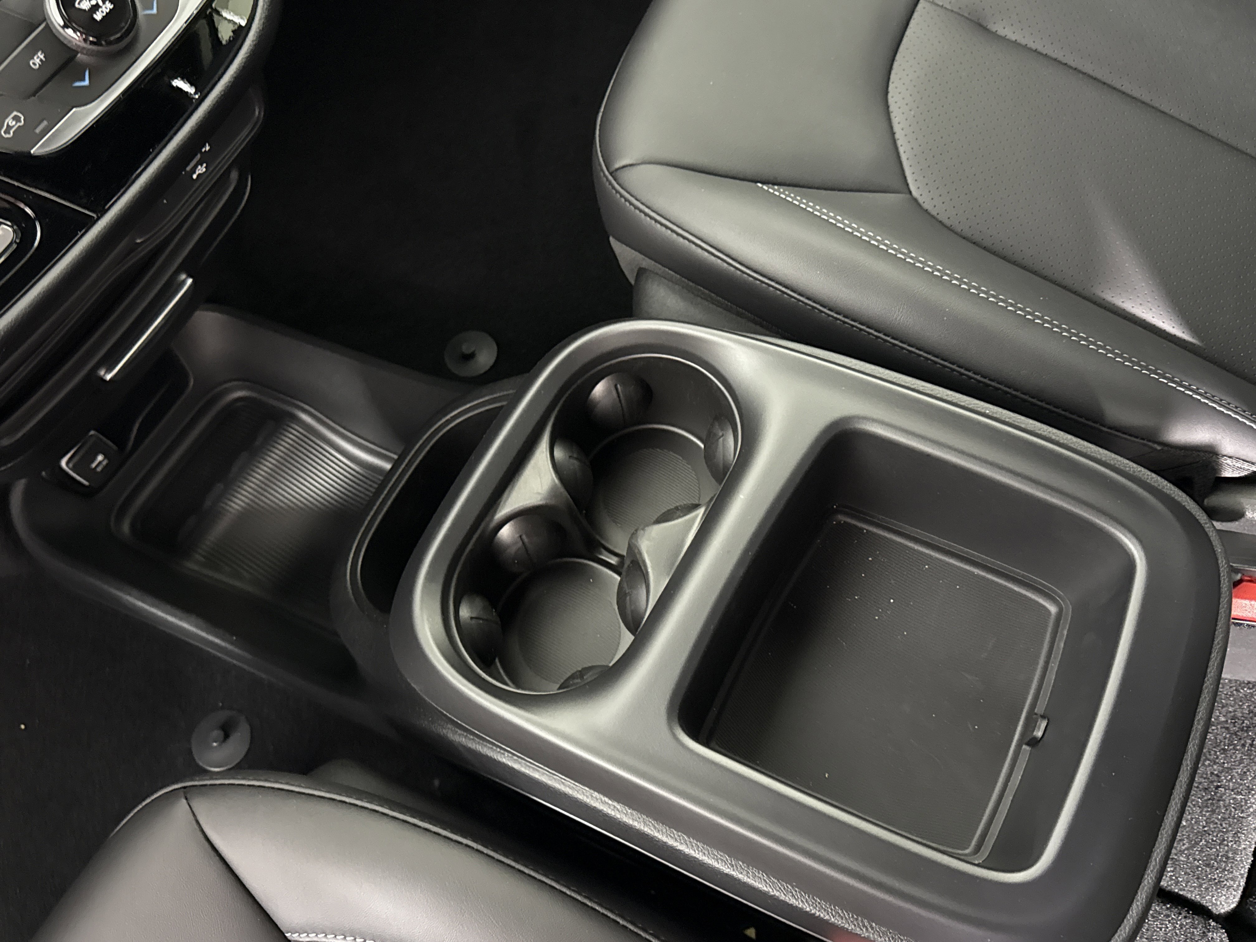 New 2026 Chrysler Voyager LX image 24