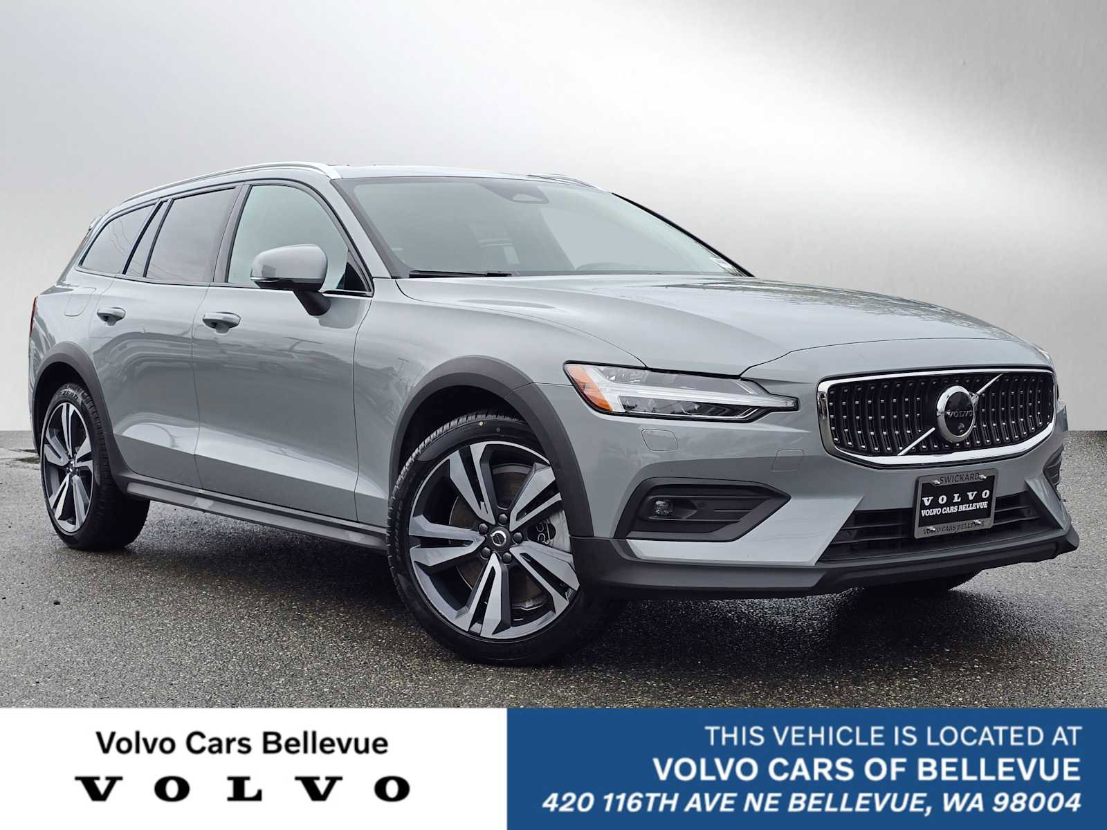 Certified 2025 Volvo V60 B5 Cross Country Plus image 1