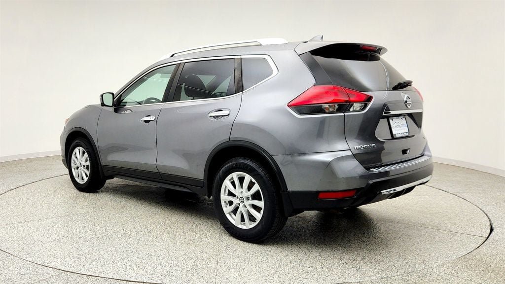 Used 2017 Nissan Rogue SV w/ SV Premium Package AWD/4WD image 7