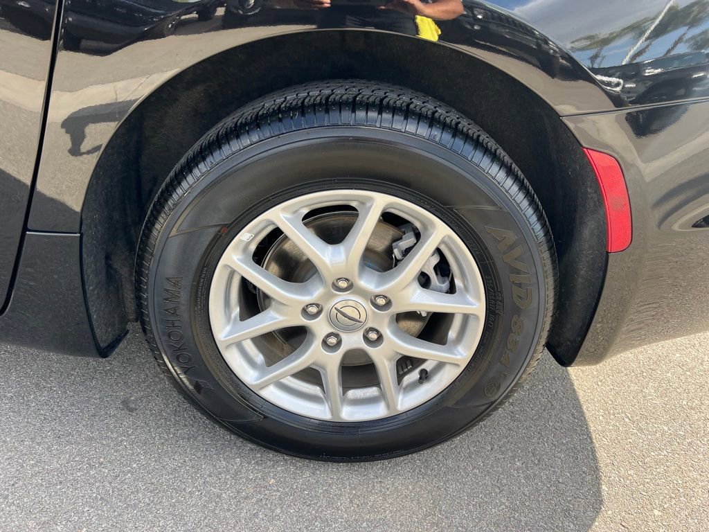 Used 2024 Chrysler Pacifica Touring image 15