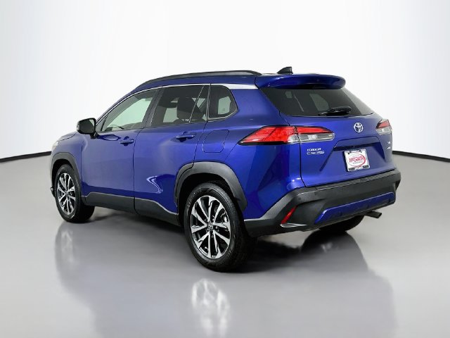 Used 2025 Toyota Corolla Cross XLE w/ Convenience Package AWD/4WD image 18