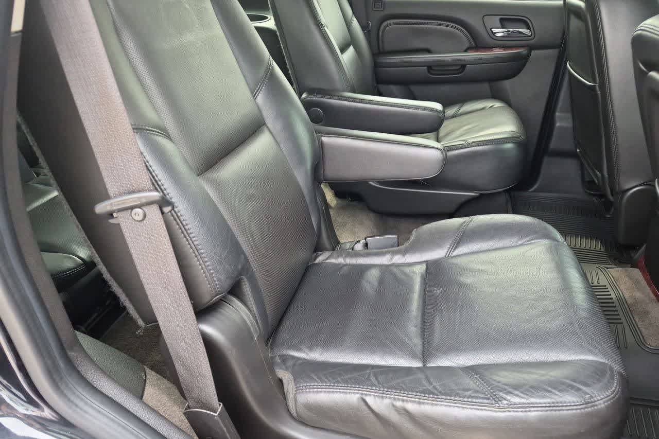 Used 2010 Cadillac Escalade Luxury AWD/4WD image 20