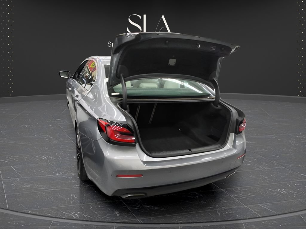 Used 2023 BMW 540i xDrive w/ Executive Package AWD/4WD image 10