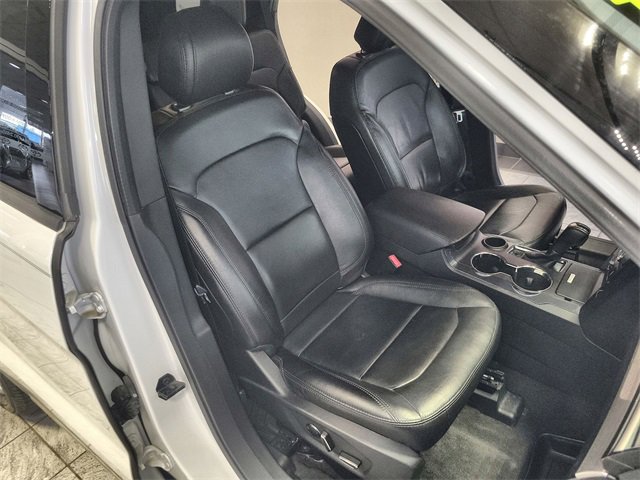 Used 2017 Ford Explorer XLT w/ Equipment Group 202A image 25