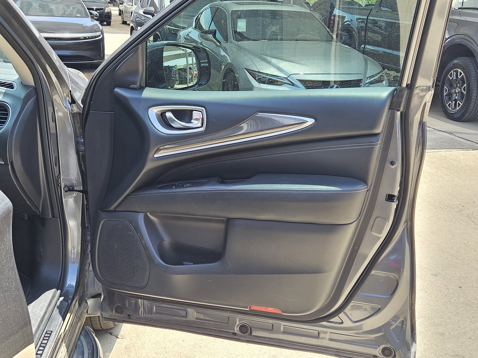 Used 2018 INFINITI QX60 FWD w/ Premium Plus Package image 9