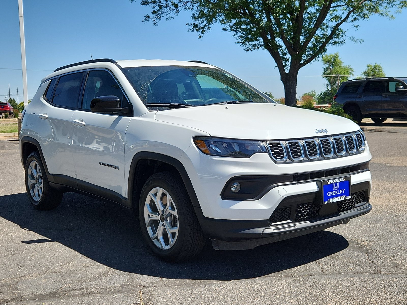 Used 2025 Jeep Compass Latitude AWD/4WD image 7