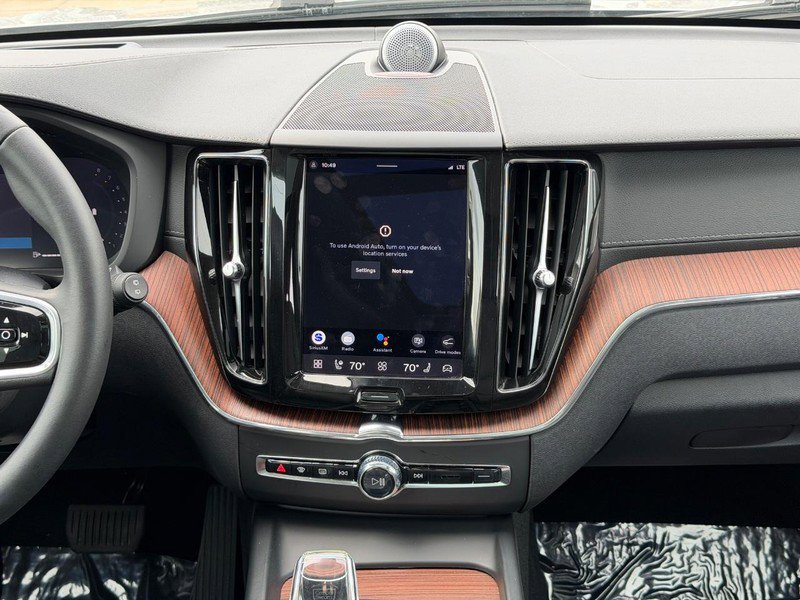 Certified 2023 Volvo XC60 B6 Ultimate w/ Protection Package Premier AWD/4WD image 14