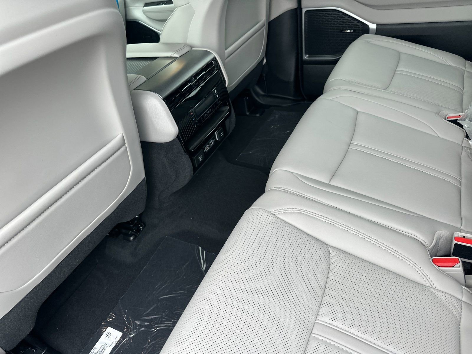 New 2026 Jeep Grand Wagoneer Limited image 12