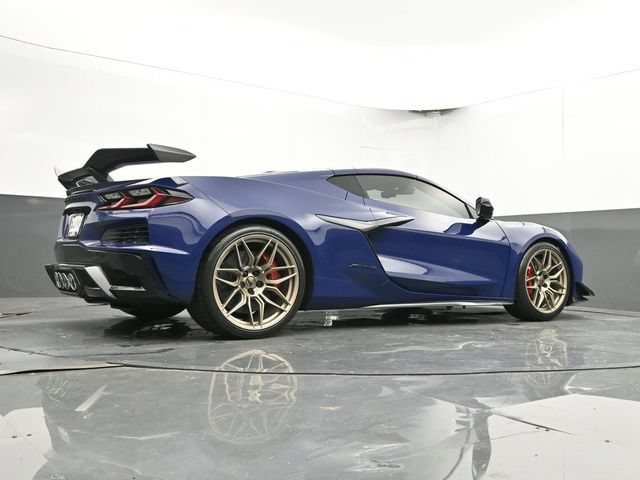 Used 2025 Chevrolet Corvette Z06 w/ Z07 Performance Package RWD image 36