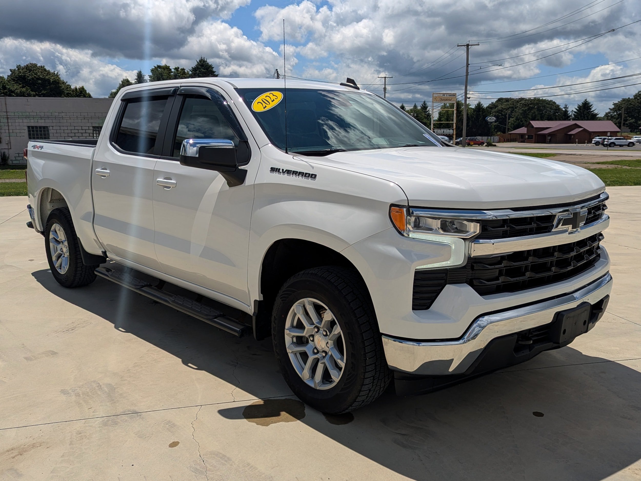 Used 2023 Chevrolet Silverado 1500 LT w/ LPO, Dark Essentials Package AWD/4WD image 5