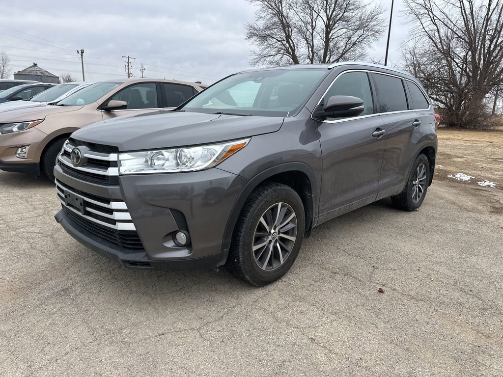 Used 2017 Toyota Highlander XLE image 19