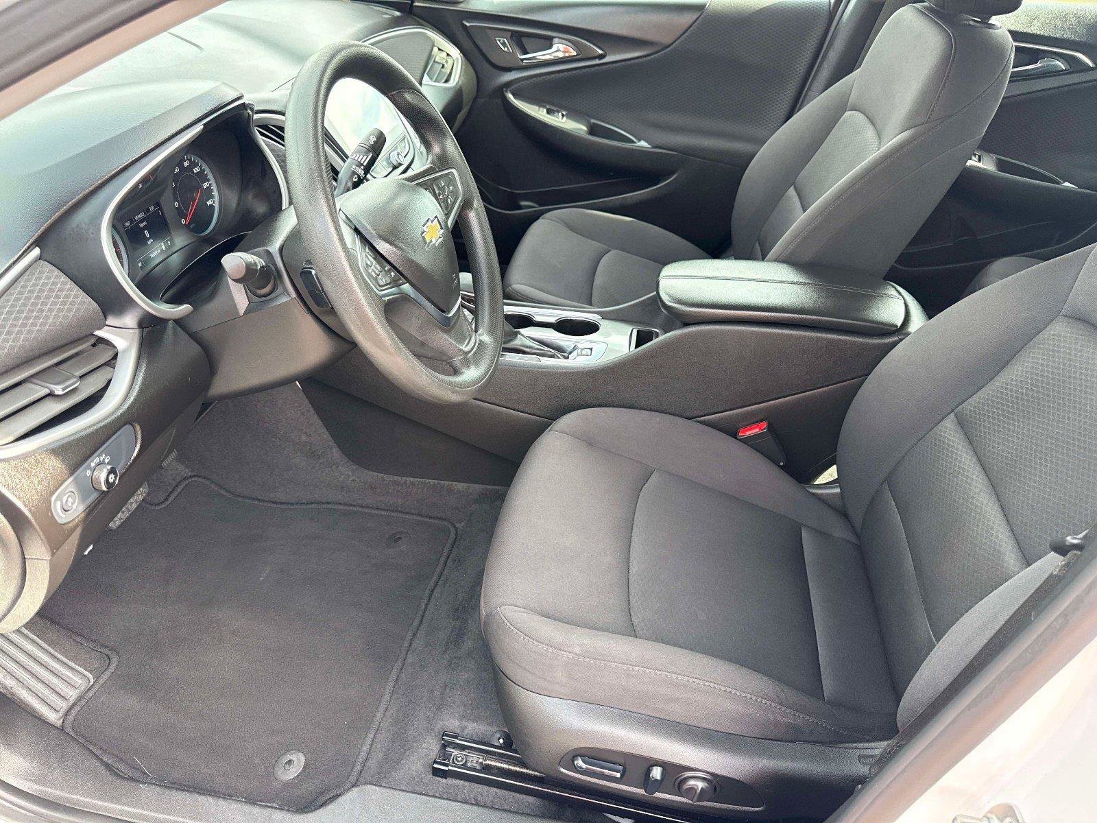 Used 2024 Chevrolet Malibu LT FWD image 14