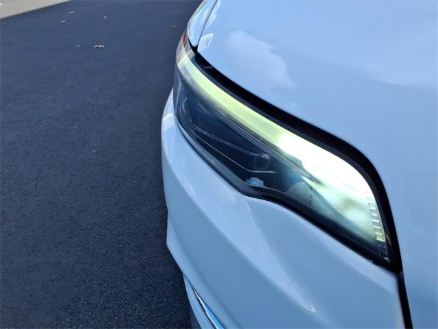 Used 2019 Jeep Cherokee Limited image 10