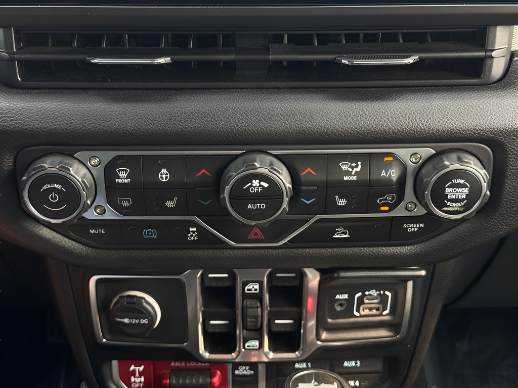 Used 2024 Jeep Wrangler Unlimited AWD/4WD image 24